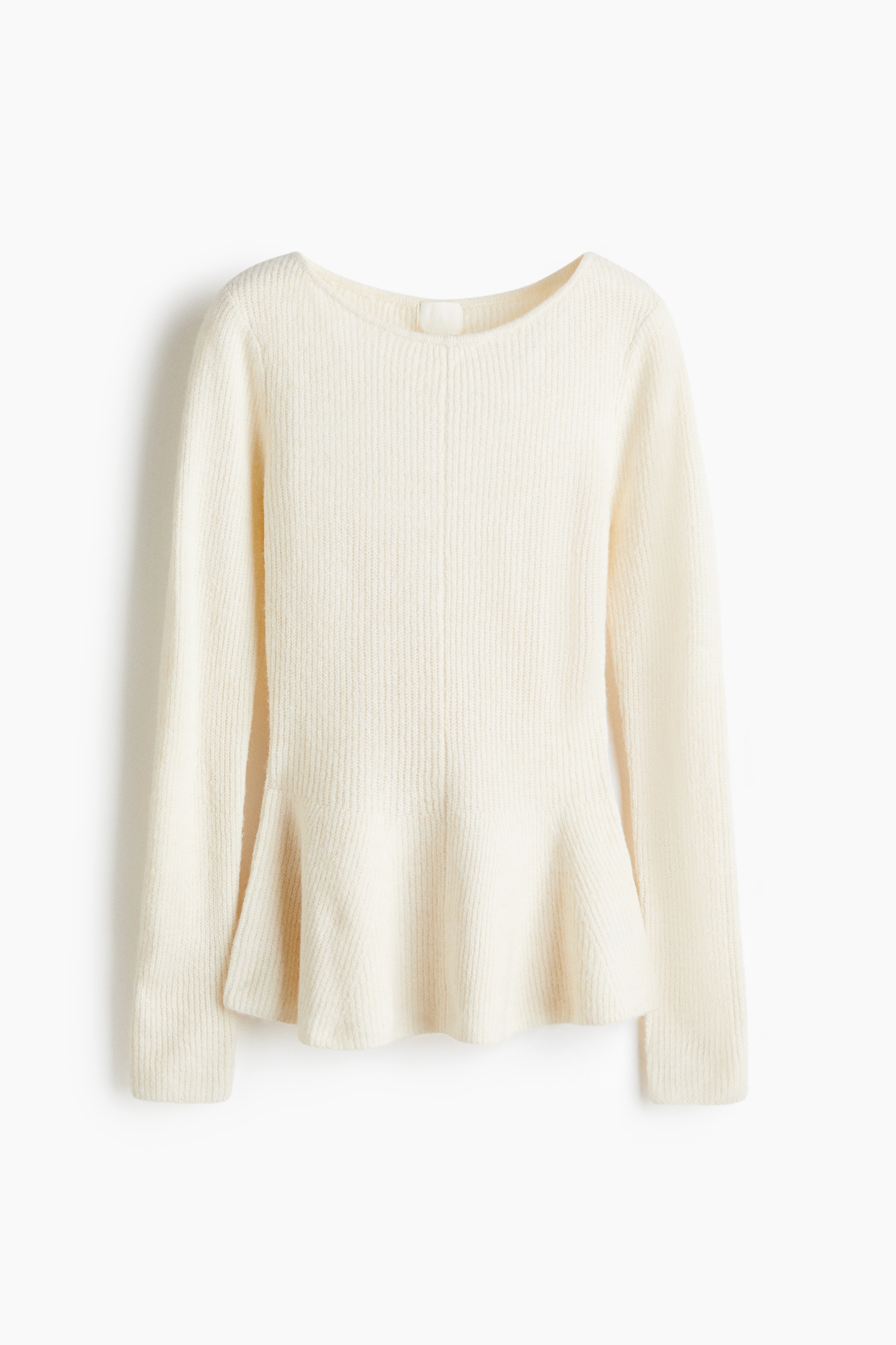 Трикотажный свитер приталенного кроя с вырезом лодочкой